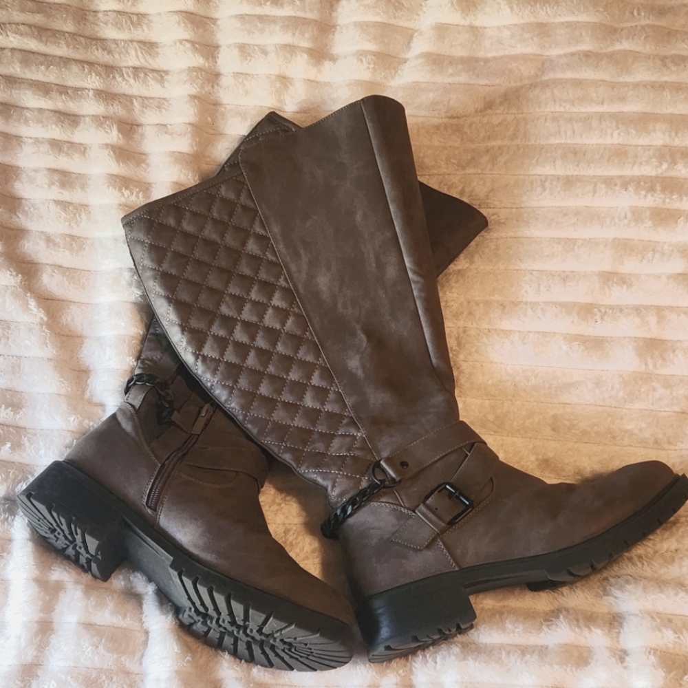 Torrid boots